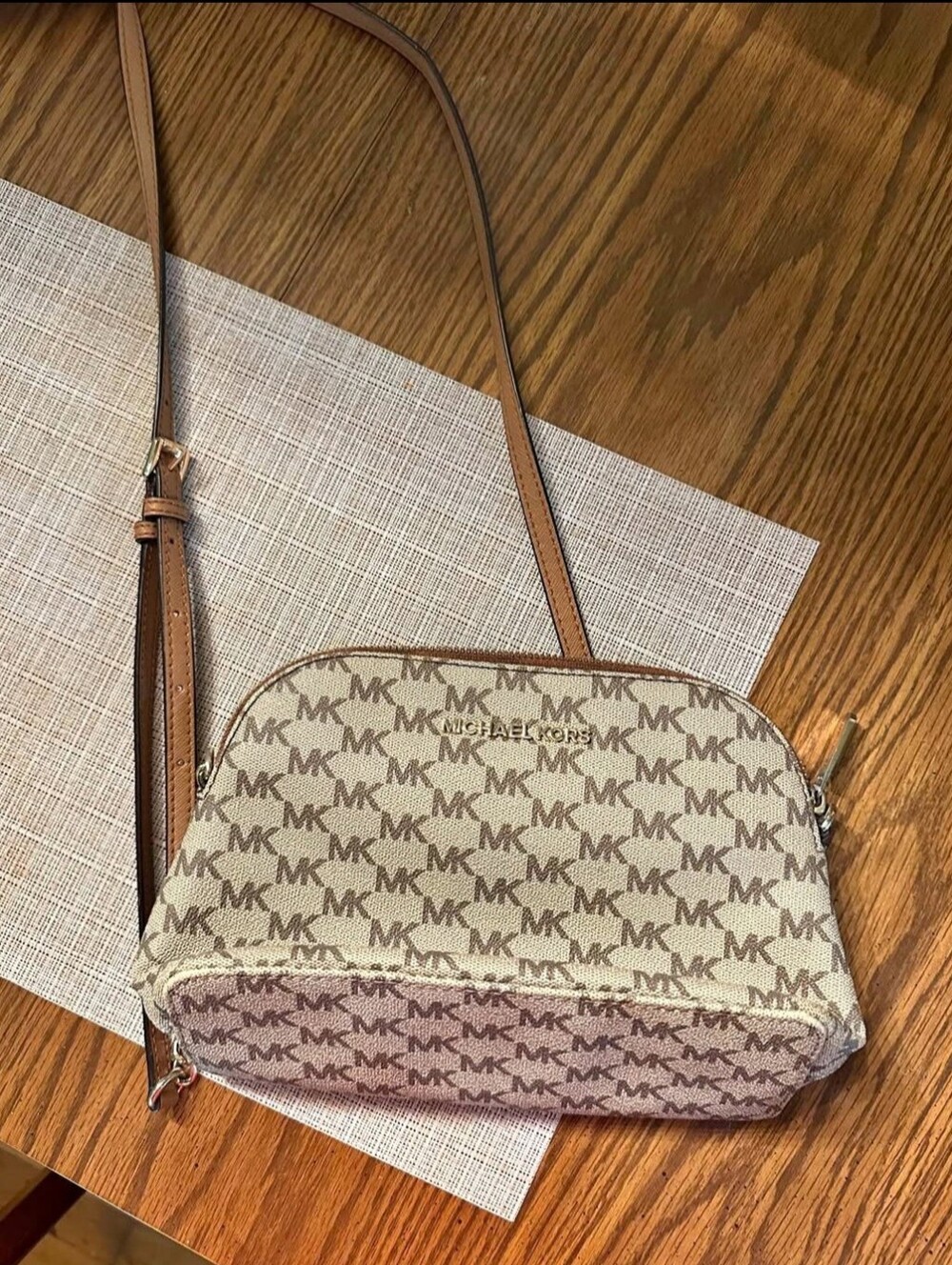 Cute Michael KORS Tan Crossbody Purse